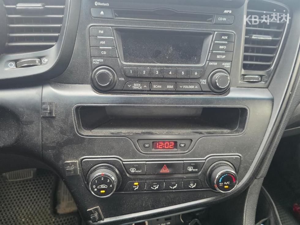 Kia K5 — miniaturë 9