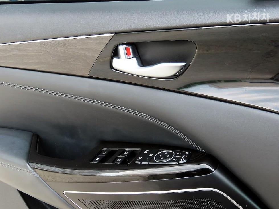 2020 - kia k7