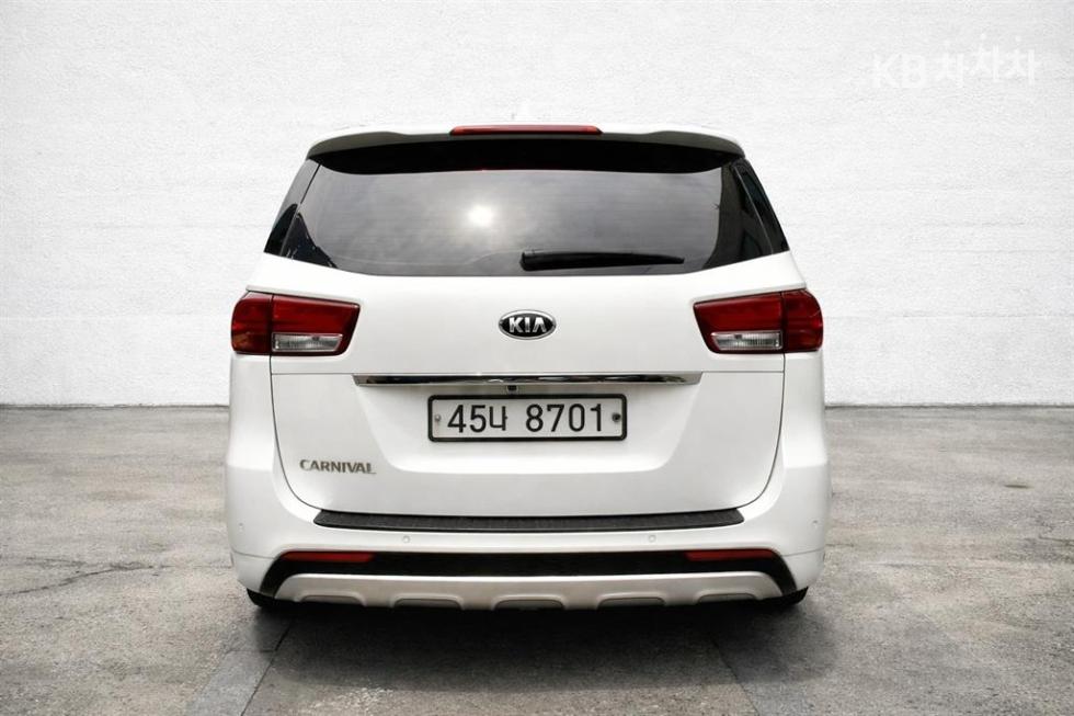 2018 - kia carnival
