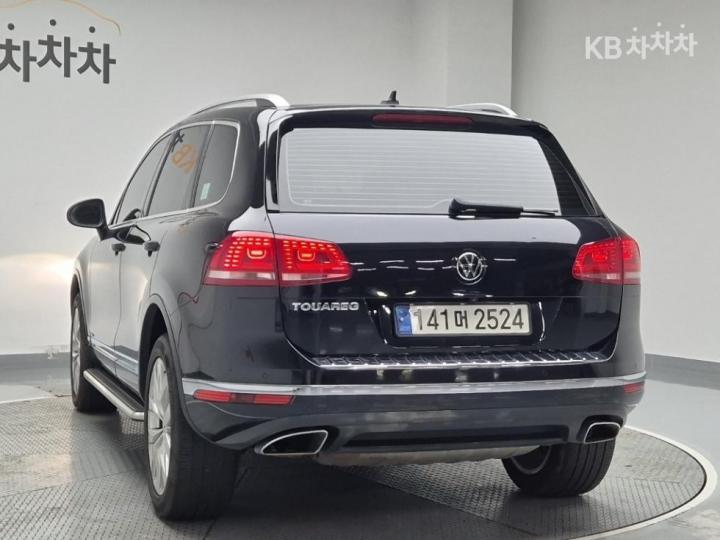 Volkswagen Touareg New 3.0 TDI V6 BlueMotion Premium 3