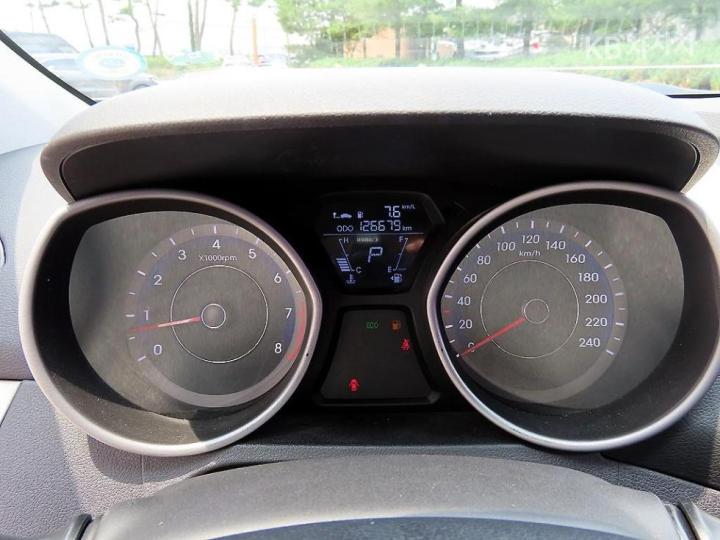 Hyundai Avante MD M16 GDi LUXURY 10