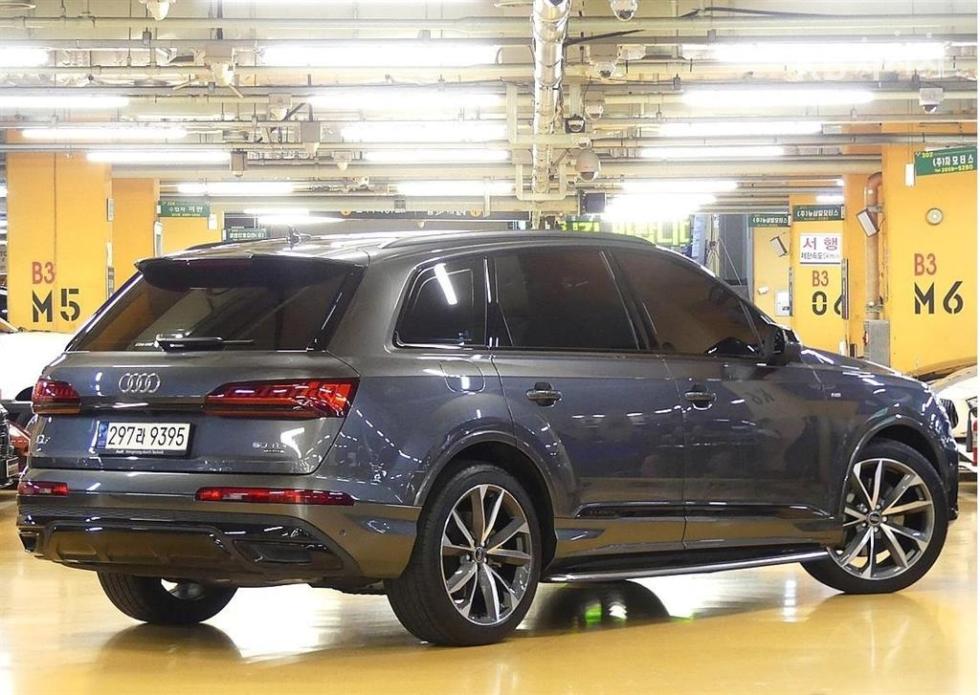2023 - audi q7