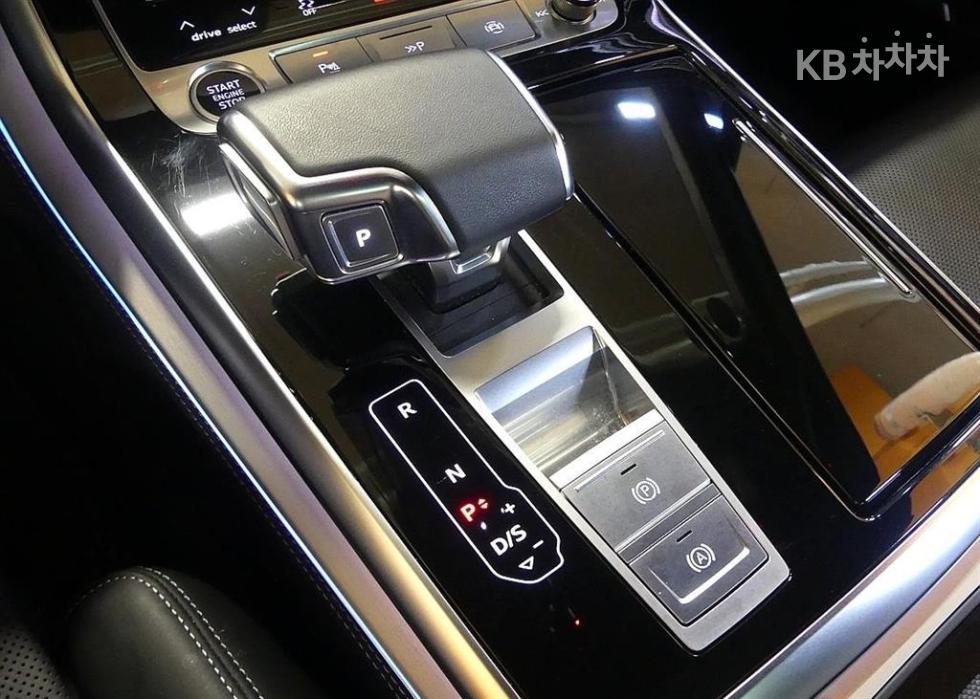 2023 - audi q7