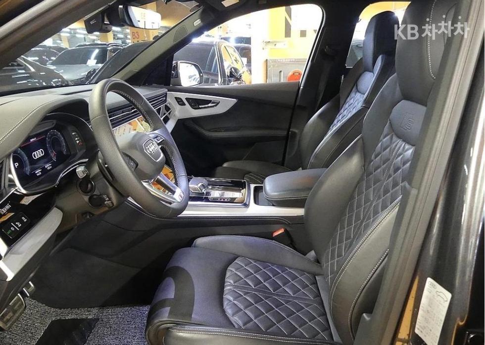 2023 - audi q7