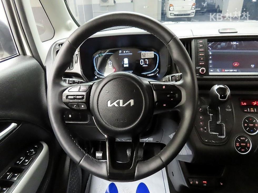 2025 - kia kia
