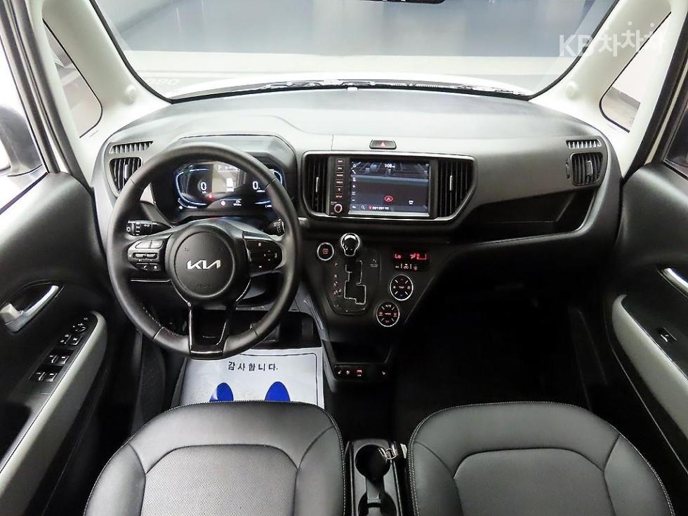 2025 - kia kia