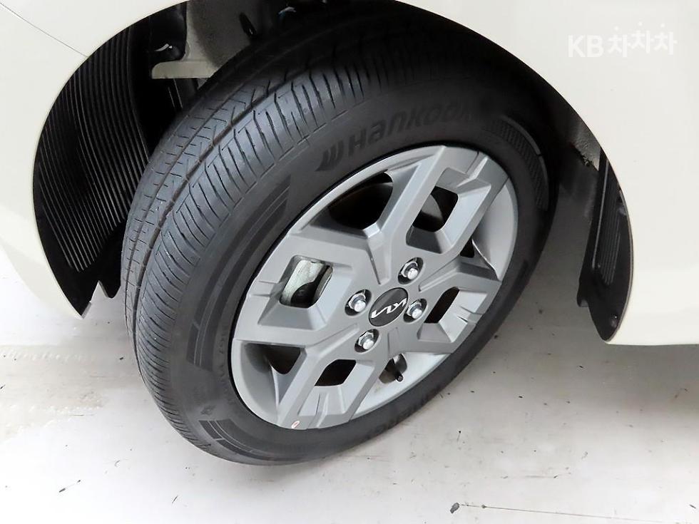 2025 - kia kia