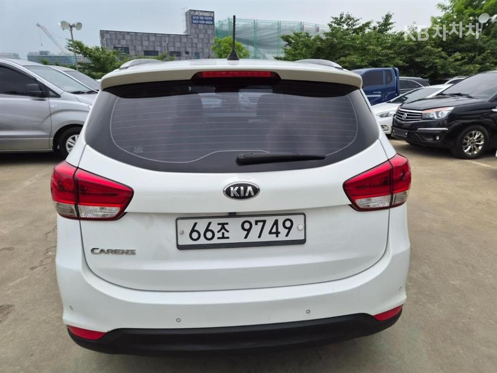 2014 - kia carens