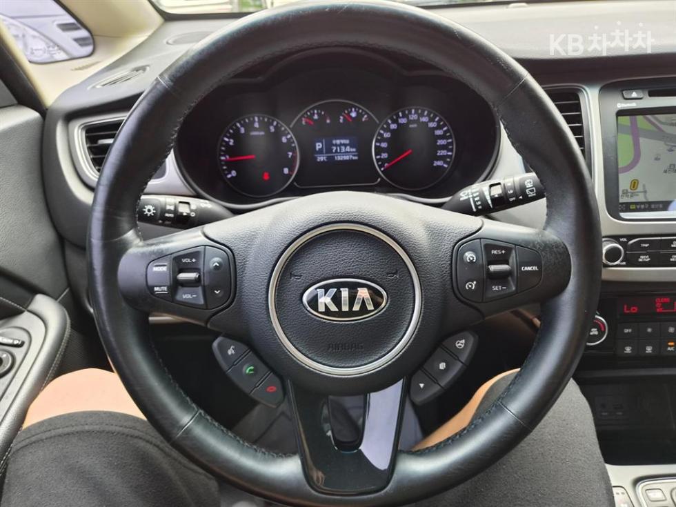 2014 - kia carens