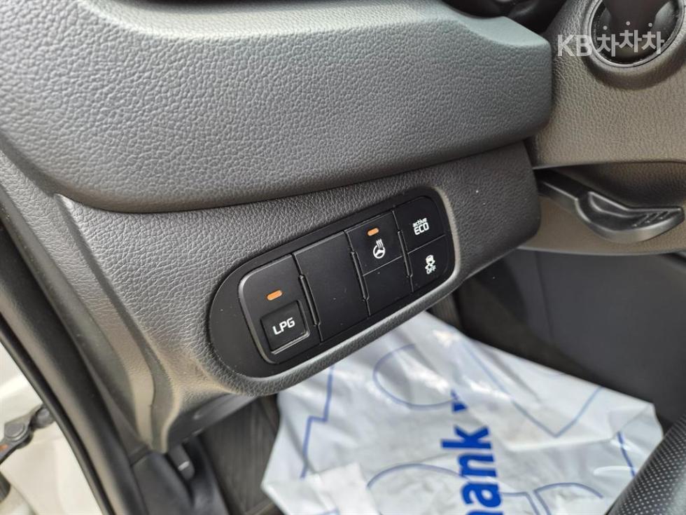 2014 - kia carens