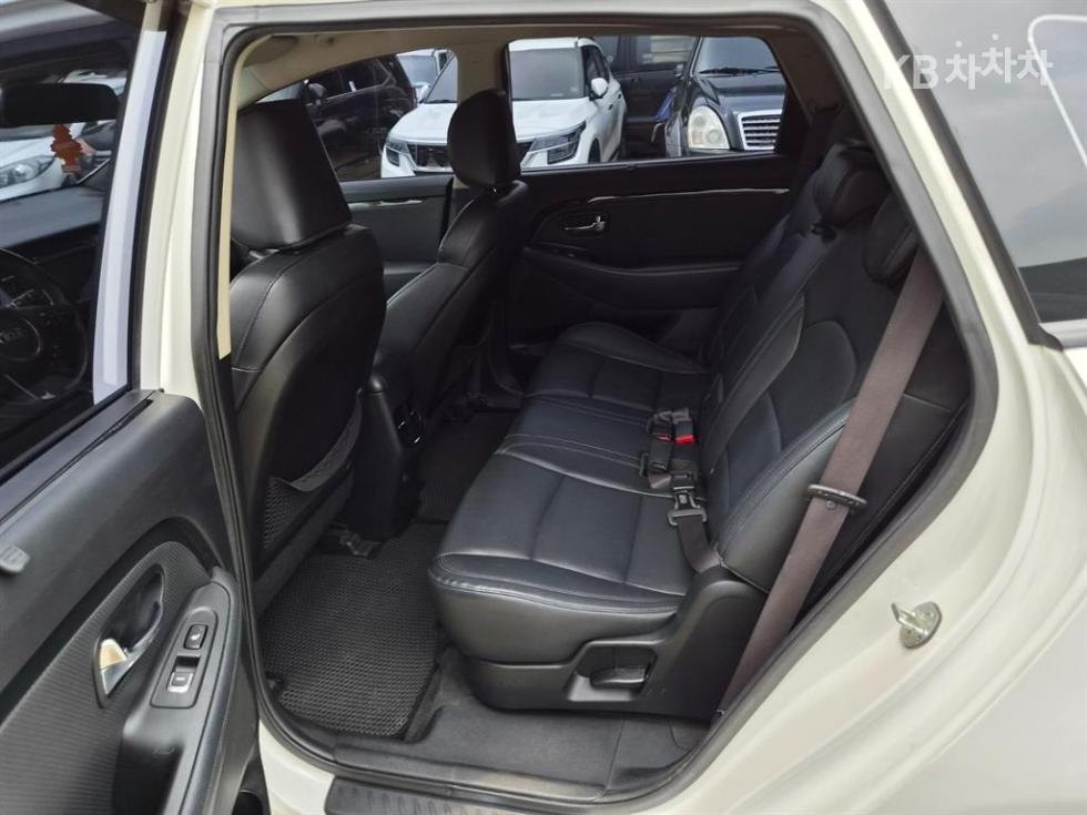2014 - kia carens