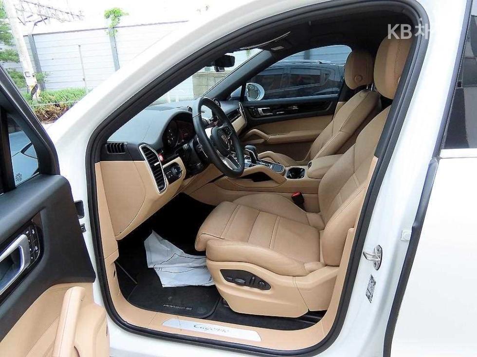 2023 Porsche (9Y0) photo