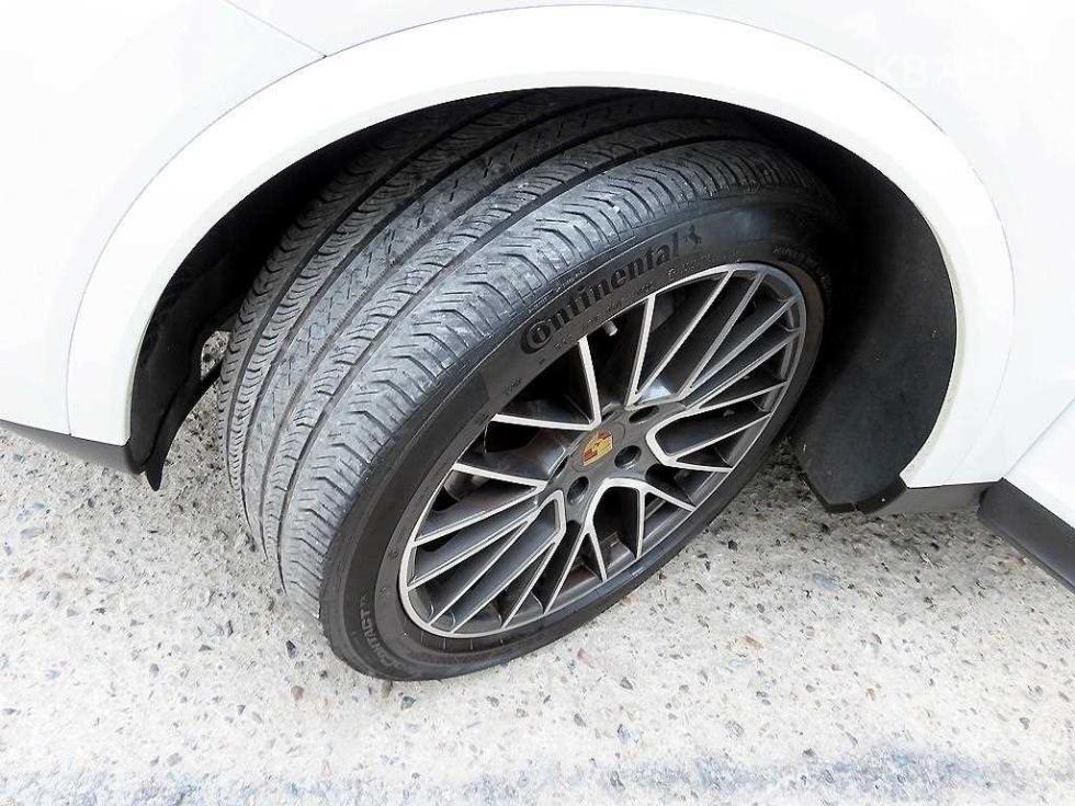2023 Porsche (9Y0) photo