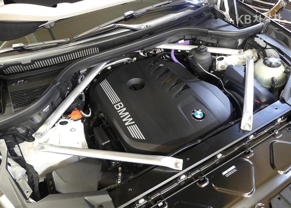 BMW X5 — miniaturë 5
