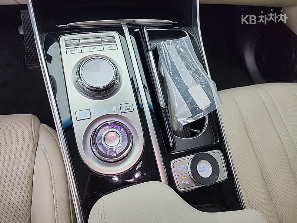 2023 Genesis GV80 photo