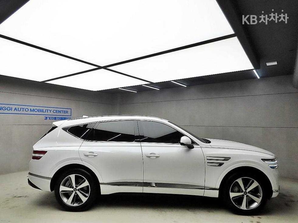 2023 Genesis GV80 photo