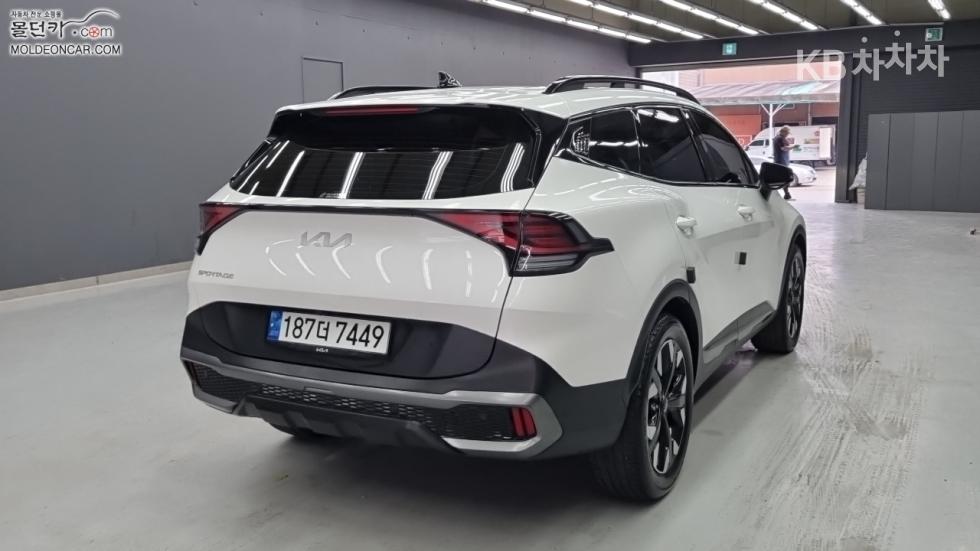 2022 - kia sportage