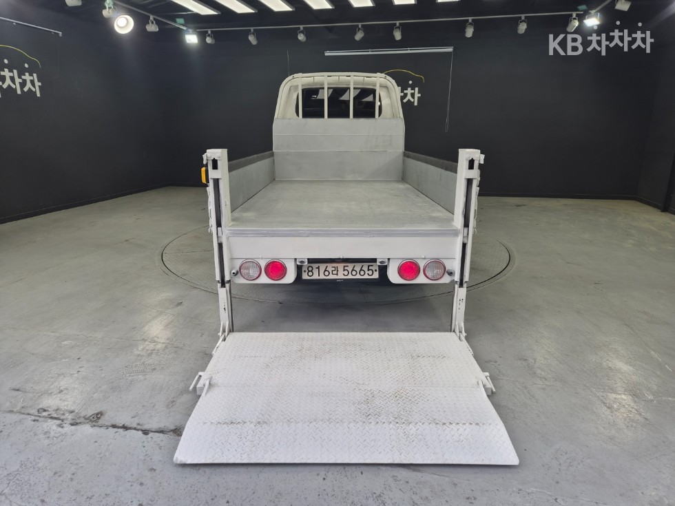 2018 - kia bongo iii
