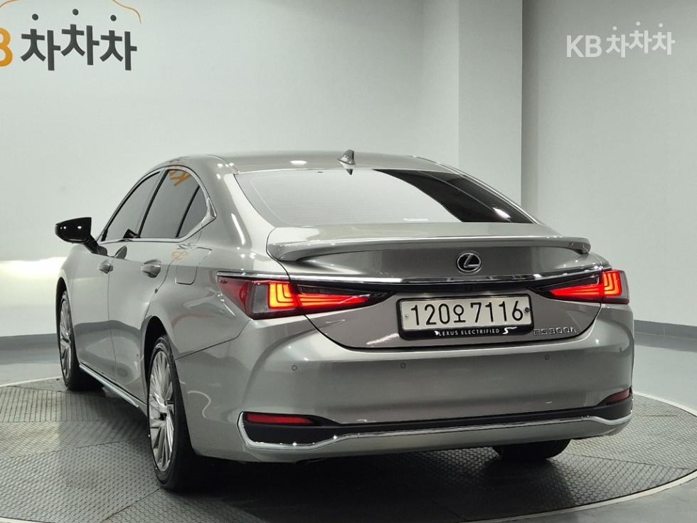 2026 - lexus es
