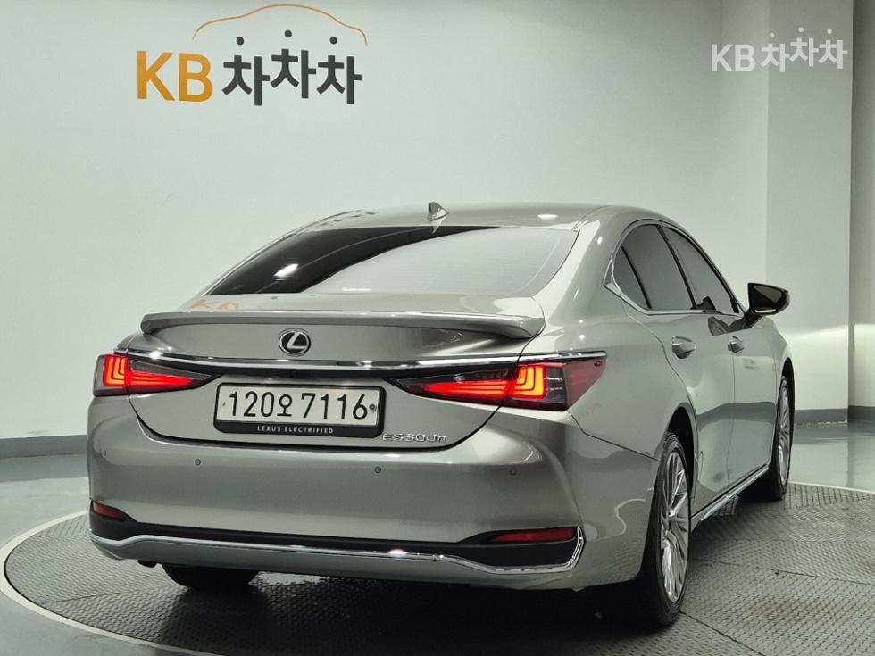 2026 - lexus es