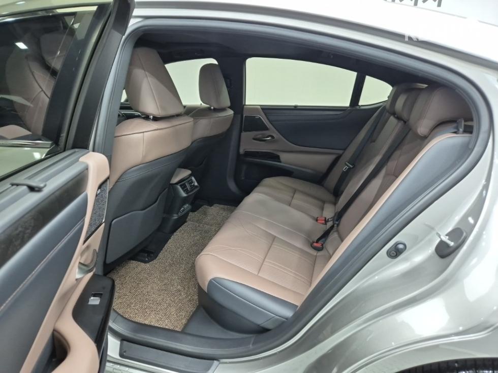 2026 - lexus es