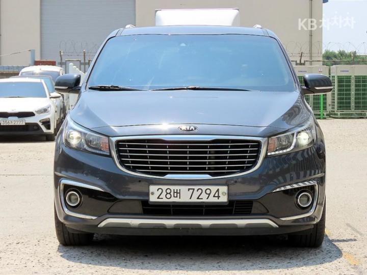 Kia Carnival 9인승 2.2 디젤 — foto 1