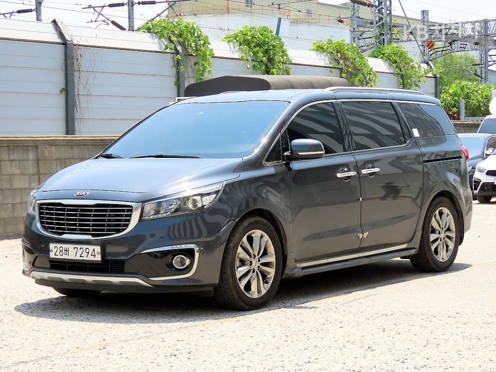 Kia Carnival — miniaturë 2