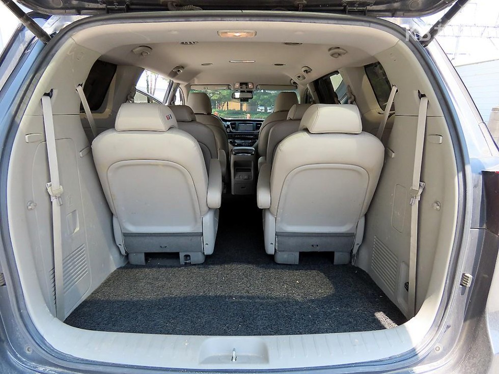 Kia Carnival — miniaturë 17