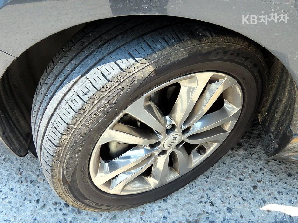 Kia Carnival — miniaturë 20