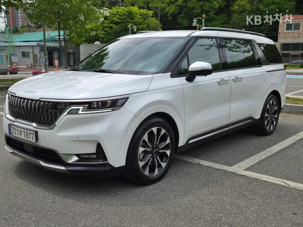 Kia Carnival — miniaturë 2