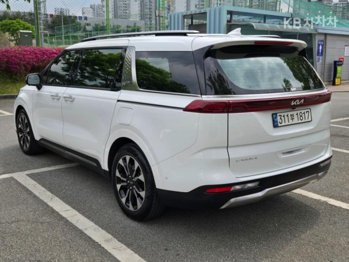 Kia Carnival — miniaturë 3