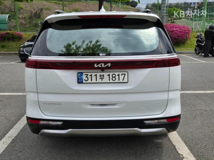 Kia Carnival — miniaturë 4