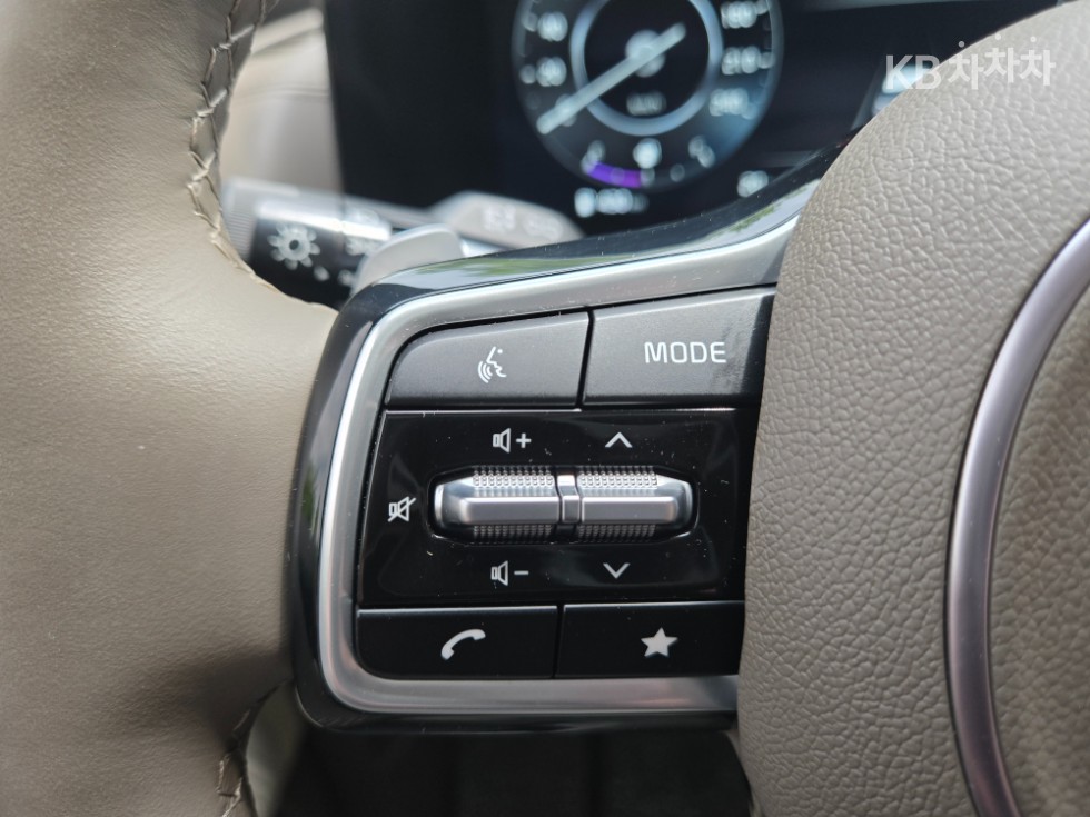 Kia Carnival — miniaturë 14