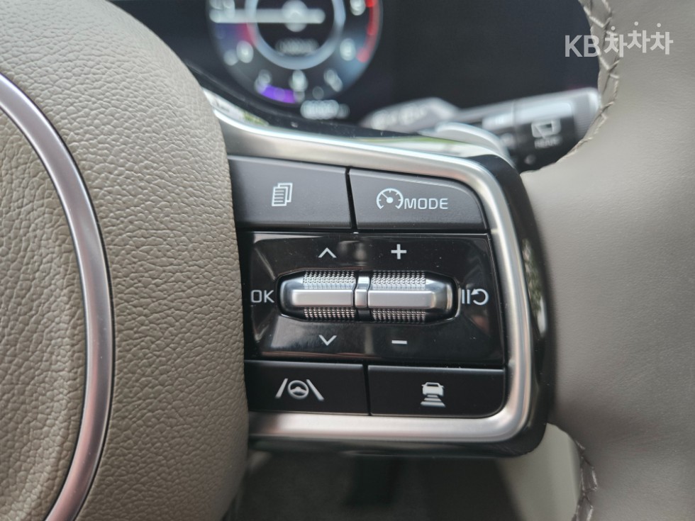 Kia Carnival — miniaturë 15