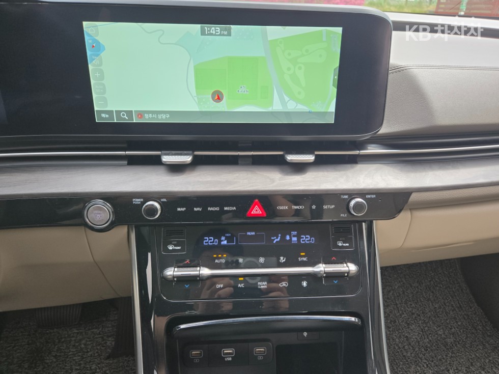 Kia Carnival — miniaturë 17