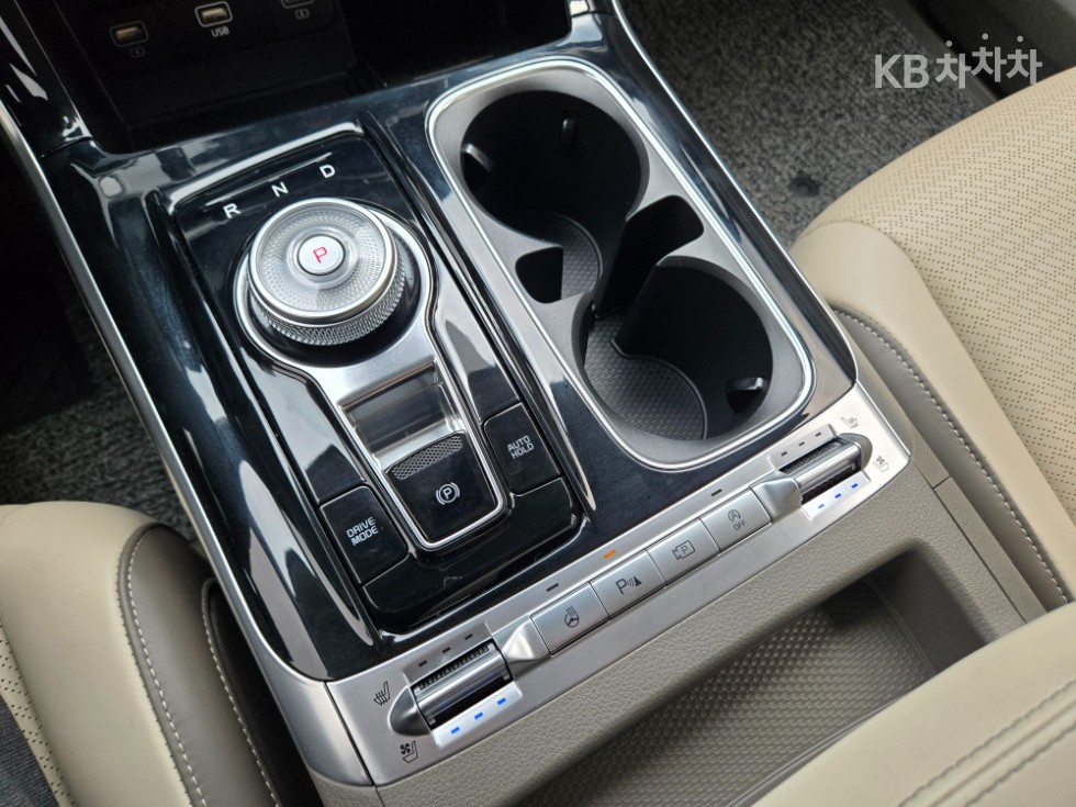 Kia Carnival — miniaturë 21