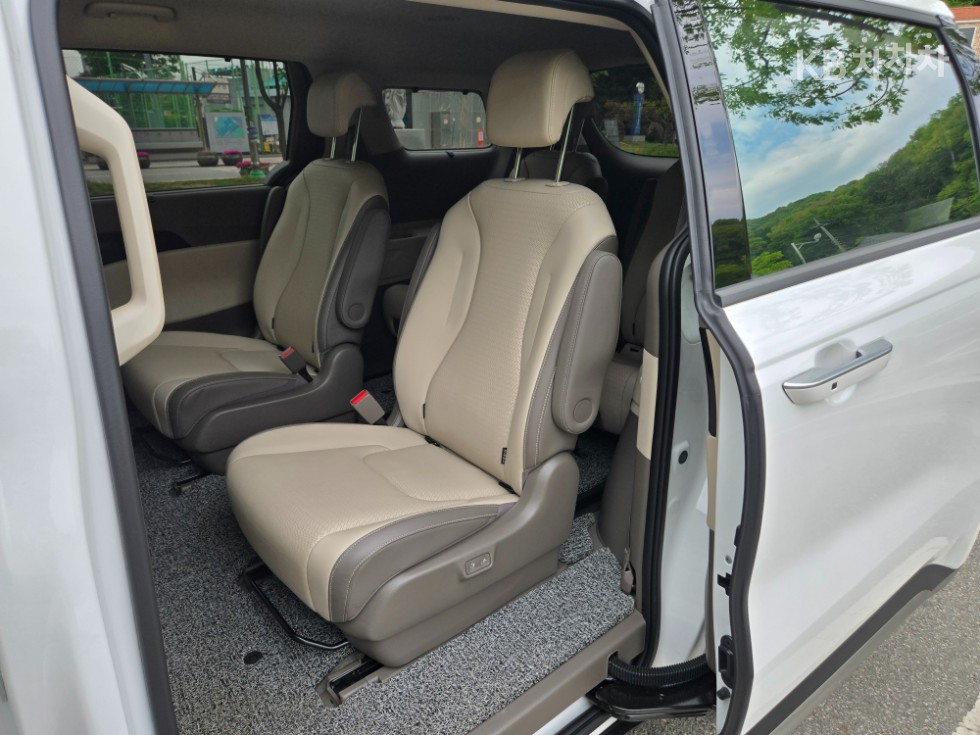 Kia Carnival — miniaturë 25