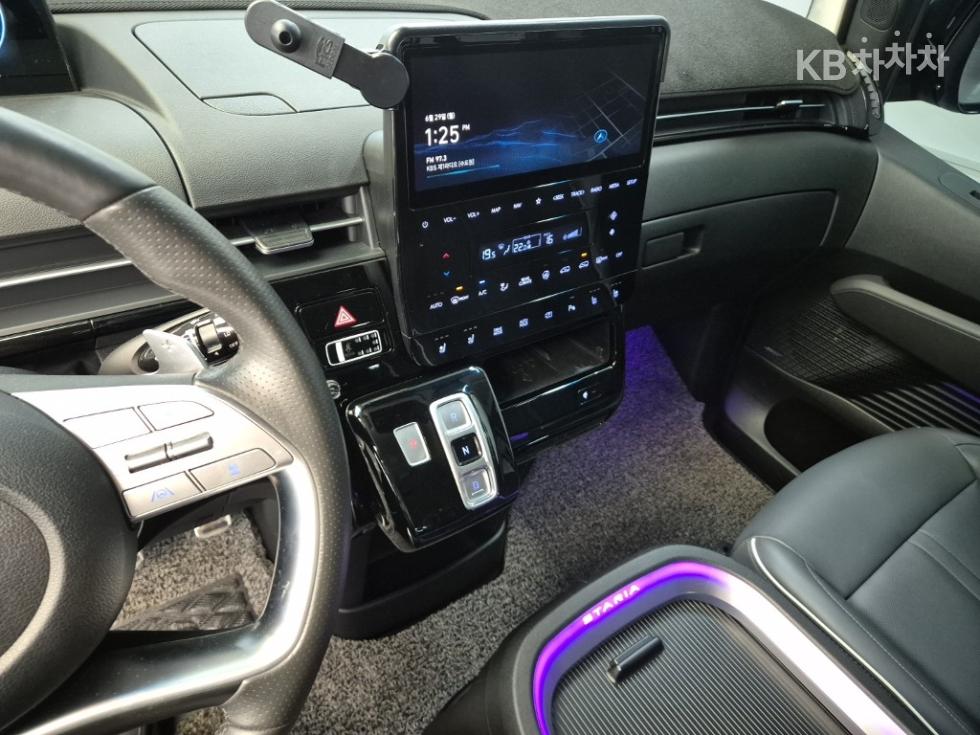 Hyundai Staria — miniaturë 10