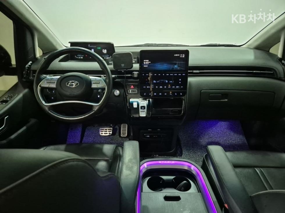 Hyundai Staria — miniaturë 7
