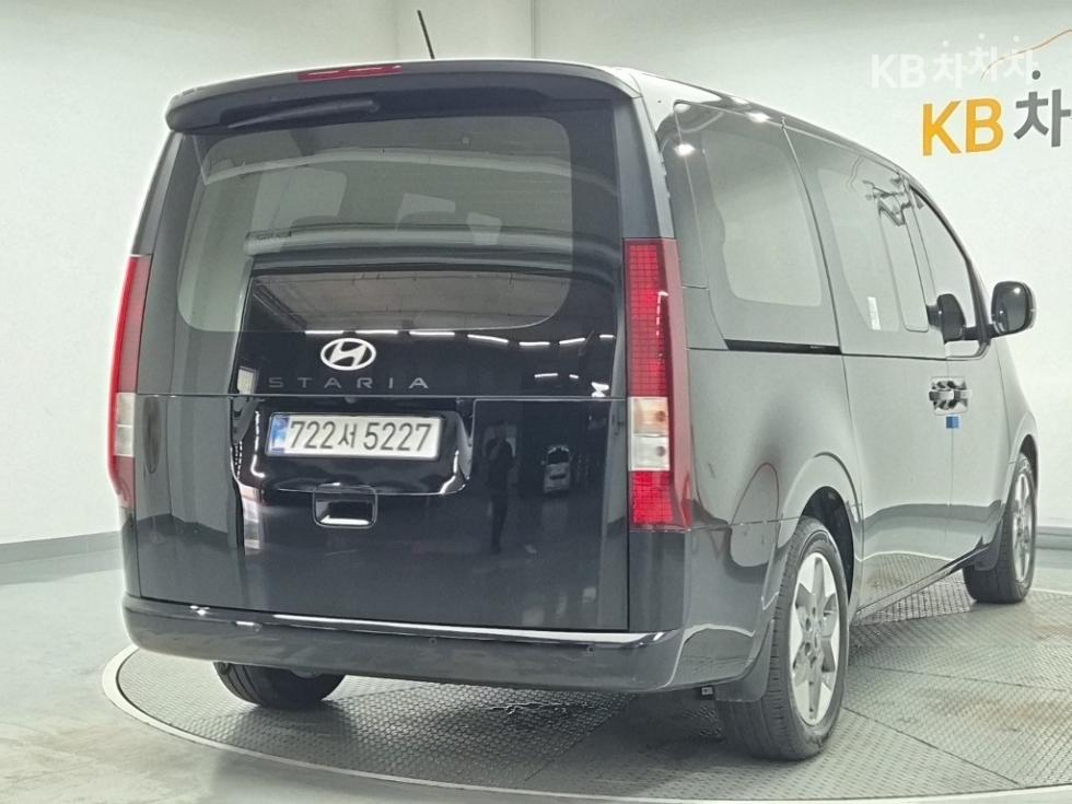 Hyundai Staria — miniaturë 3