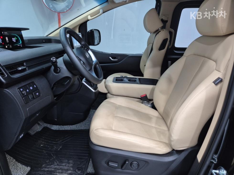 Hyundai Staria — miniaturë 10