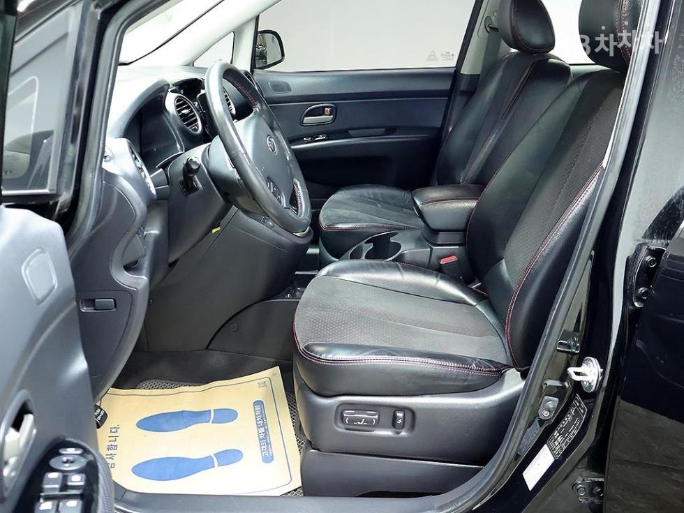 Kia Carens — miniaturë 11