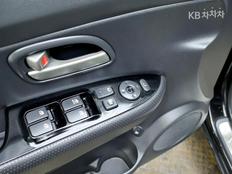 Kia Carens — miniaturë 13