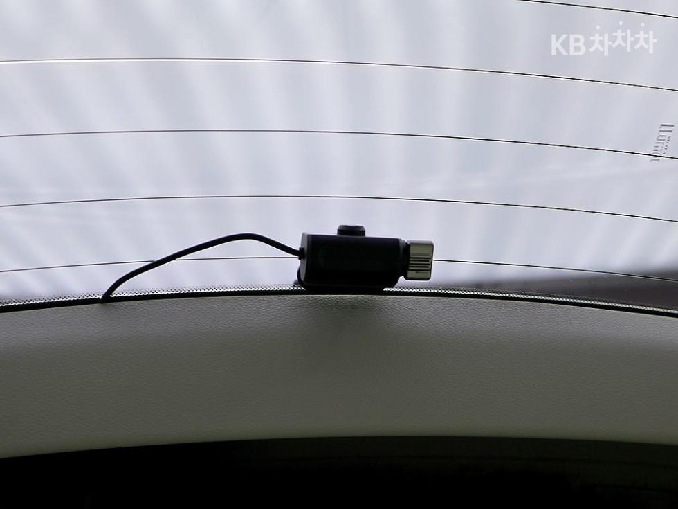 Kia Carens — miniaturë 14