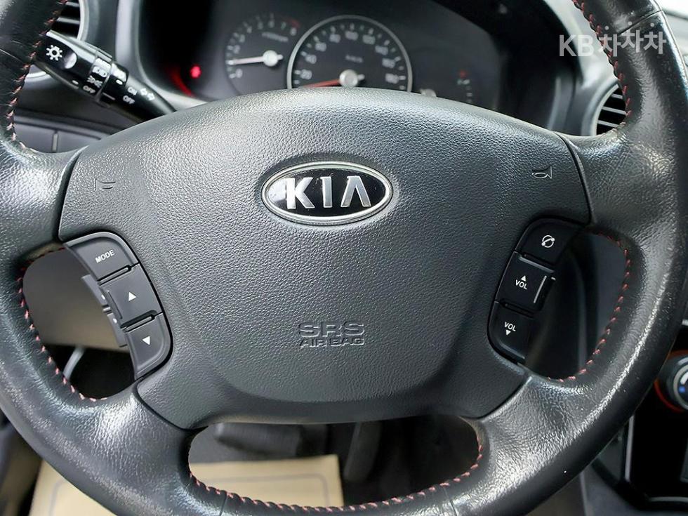 Kia Carens — miniaturë 16