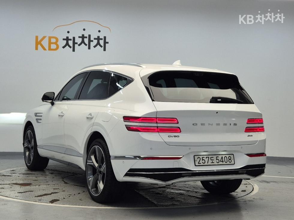 2023 Genesis GV80 photo
