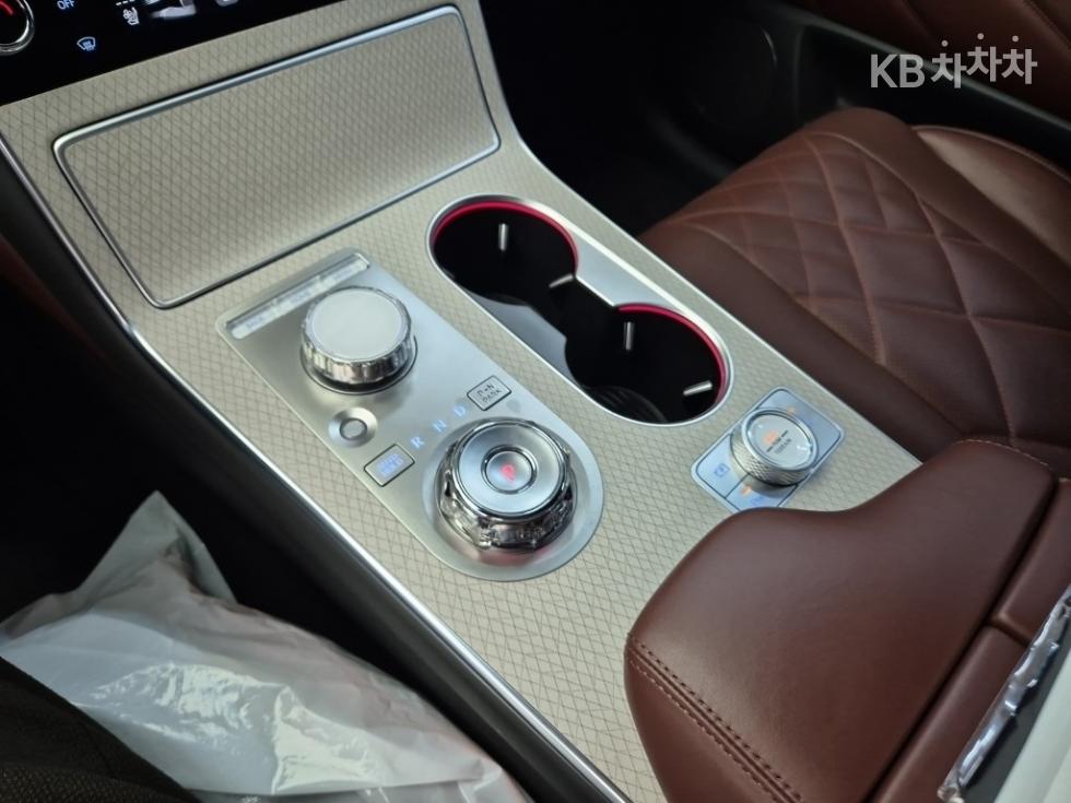 2023 Genesis GV80 photo