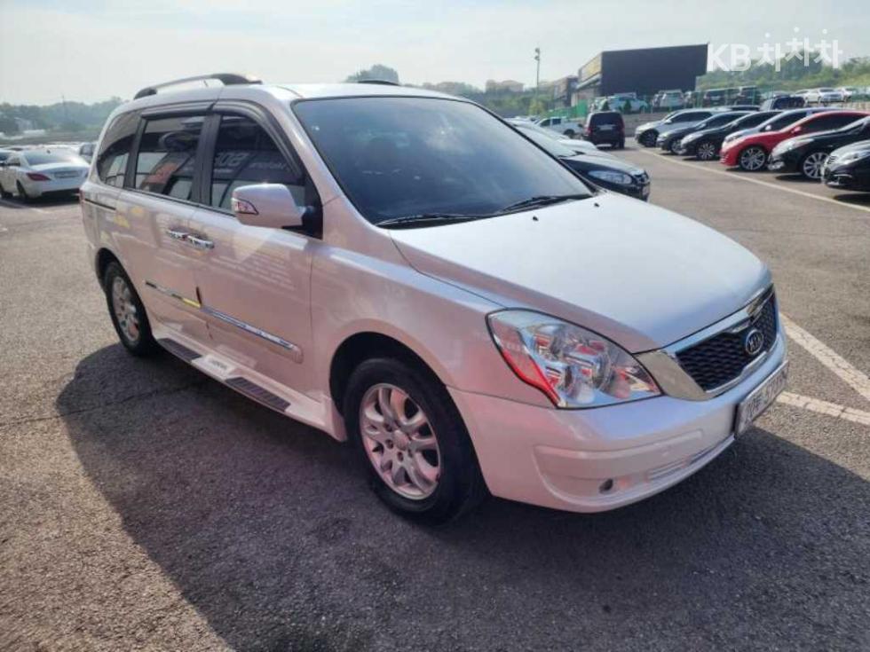 Kia Carnival — miniaturë 3