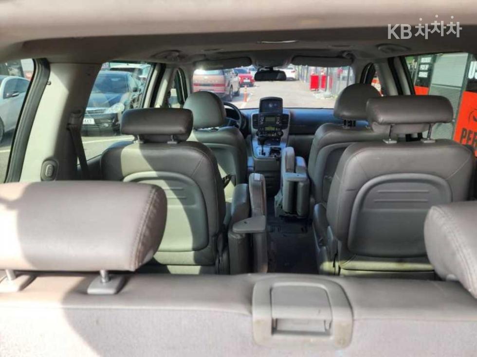 Kia Carnival — miniaturë 15