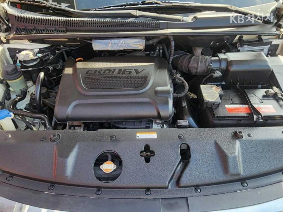Kia Carnival — miniaturë 18